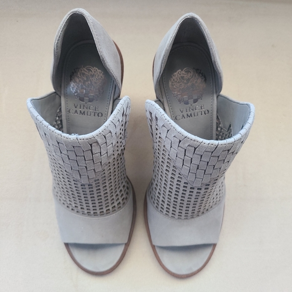 NIB Vince Camuto Fritzey Booties - Picture 2 of 8